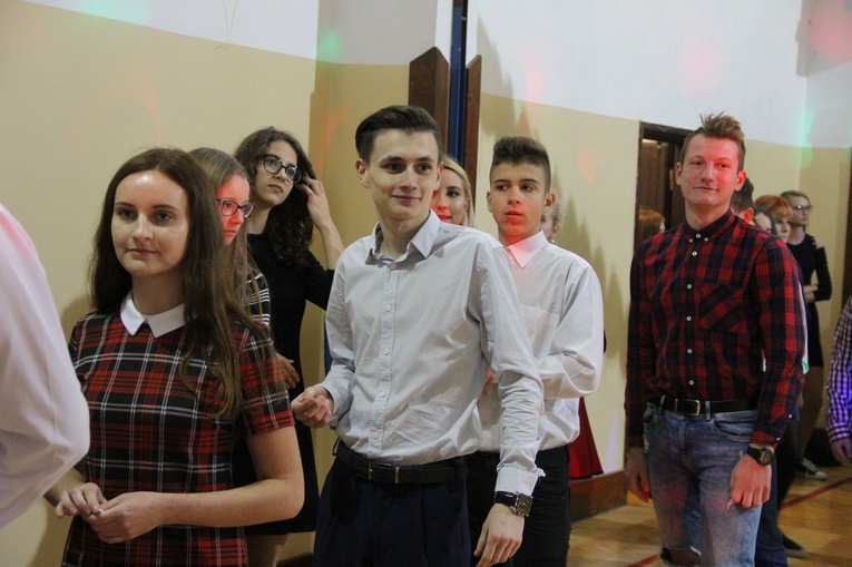 Radłów. Andrzejki okręgowe młodych