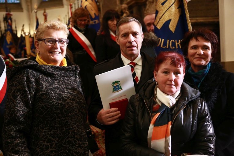 Medale "Dei Regno servire" w tarnowskiej katedrze