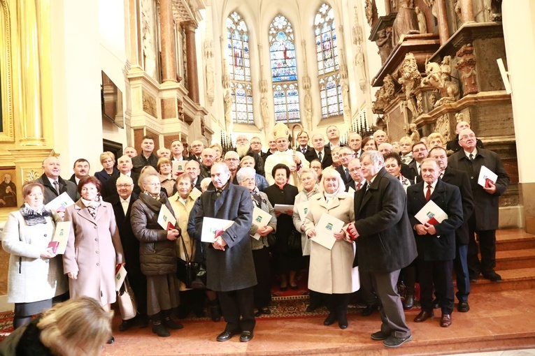 Medale "Dei Regno servire" w tarnowskiej katedrze