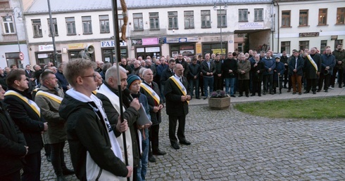 W spotkaniu w listopadzie modliło się ponad 150 mężczyzn.