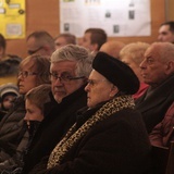 Kurtyna poszła w górę po raz 4.