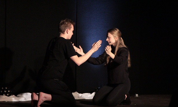 Tegoroczny przegląd otworzyła Akademia Teatralna "Izajasza".