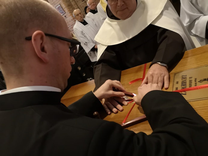 Złożenie (depositio) przy ul. Kateralnej 4 doczesnych szczątków sługi Bożego ks. Aleksandra Zienkiewicza