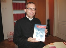 Ks. dr Paweł Lasek zachęca do częstego sięgania po natchnione teksty.