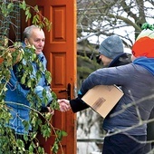 ▲	W ubiegłym roku Polakom na Kresach przekazano 300 paczek.