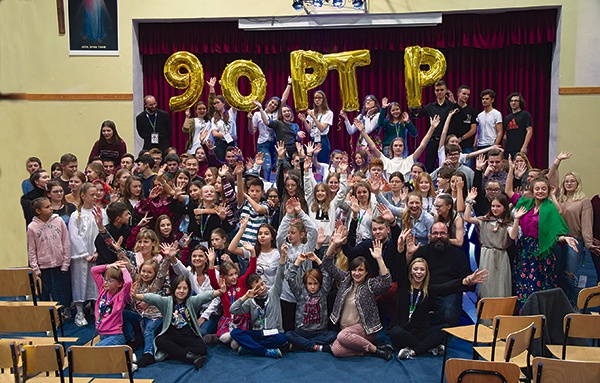 ◄	W tegorocznej edycji OPTP w Łowiczu udział wzięło ponad 100 uczniów-aktorów z całej Polski.