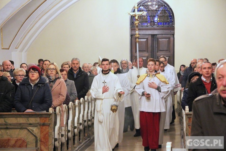 Ołtarz główny w sanktuarium Matki Bożej Jutrzenki Nadziei odnowiony