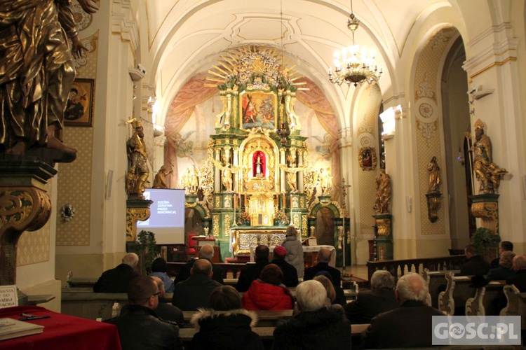 Ołtarz główny w sanktuarium Matki Bożej Jutrzenki Nadziei odnowiony