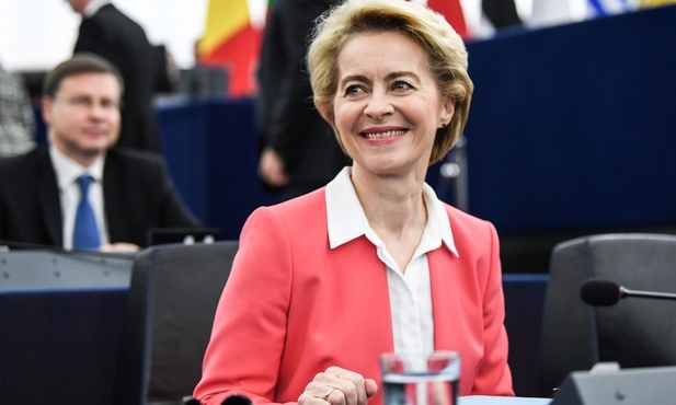 PE poparł Komisję Europejską pod przewodnictwem Ursuli von der Leyen