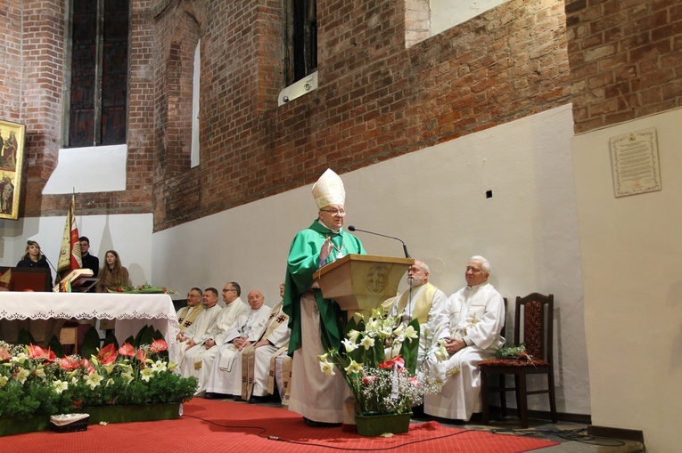 Poświęcenie sarkofagu Sługi Bożego ks. Aleksandra Zienkiewicza
