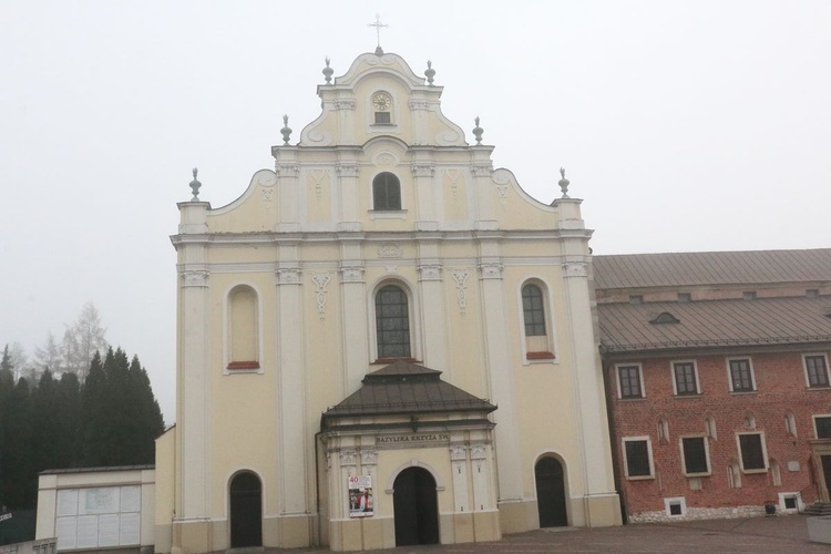 Odnowione malowidła ścienne w opactwie mogilskim