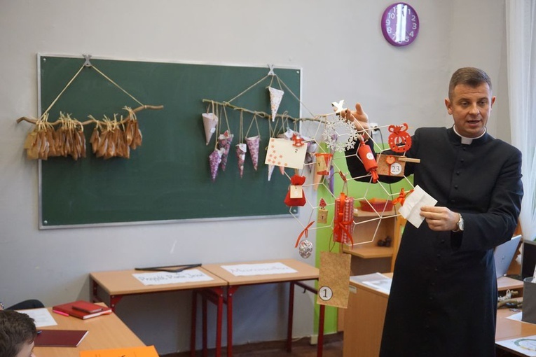 Kalandarz adwentowy od uczniów dla przedszkolaków