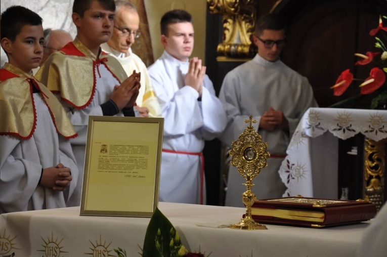 Relikwie św. Elżbiety w starosądeckiej farze.