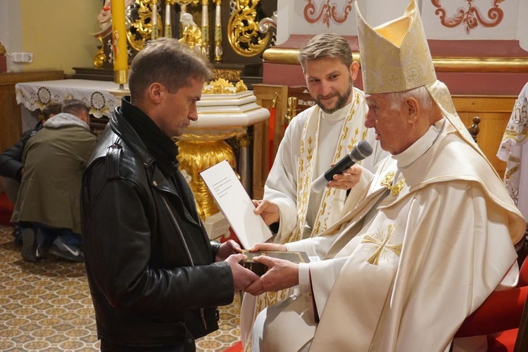 Zakończenie katechez neokatechumenalnych