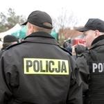 Policjant umawia się z ofiarą