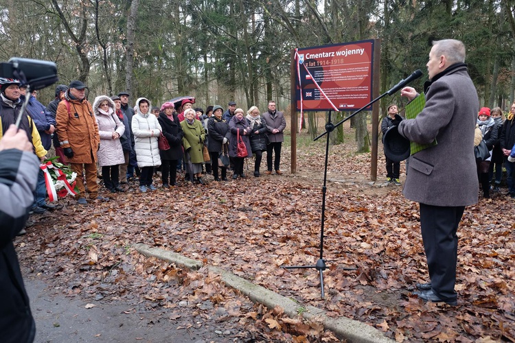 Odsłonięcie tablicy w Pile