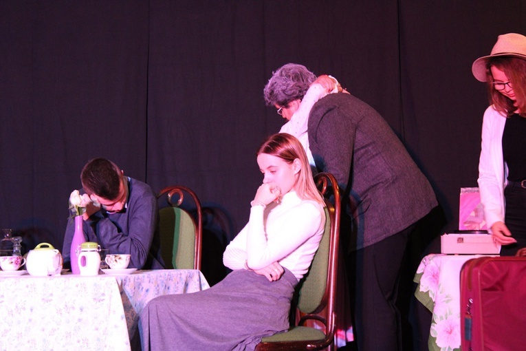 Łąkta. Drewniany talerz