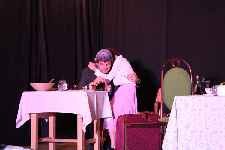 Łąkta. Drewniany talerz