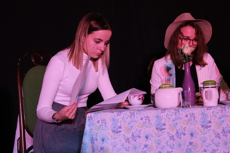 Łąkta. Drewniany talerz