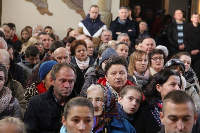 Olszyny. Poświęcenie sztandaru Rycerstwa Niepokalanej