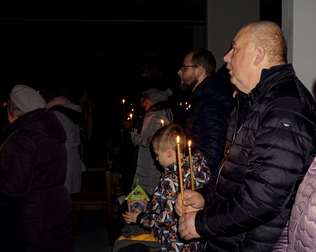 Roraty w dolnym kościele Matki Bożej Kochawińskiej w Gliwicach