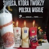 Każdego roku świece są rozprowadzane w parafiach całej Polski.