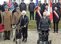 Ocalałe z Holokaustu dziękowały za uhonorowanie zmarłych koleżanek.