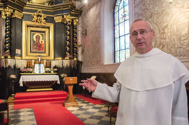 O. Marek Tomczyk OSPEE, przeor zakonników z ul. Długiej, jest przekonany, że nowa godność świątyni będzie impulsem w dziele obrony poczętego życia. Uroczystość z udziałem kard. Kazimierza Nycza i generała zakonu paulinów o. Arnolda Chrapkowskiego rozpocznie się 8 grudnia o 17.00.