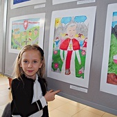 Dzieci na różny sposób przedstawiały sylwetkę św. Jana Pawła II.