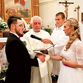 Poznali się w kościele, w którym kilka lat później wzięli ślub i nieustannie zaangażowani są w życie parafii.