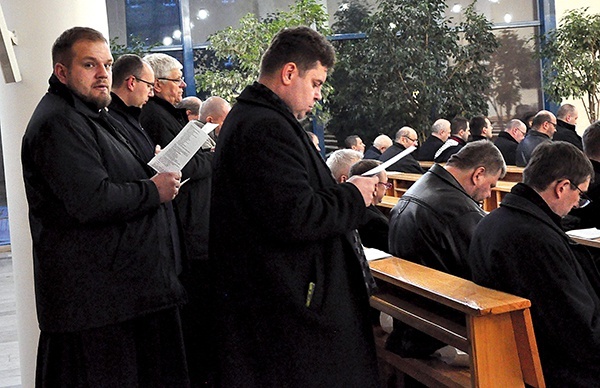 Spotkanie kapłanów i wspólna modlitwa przed nowym rokiem liturgicznym.