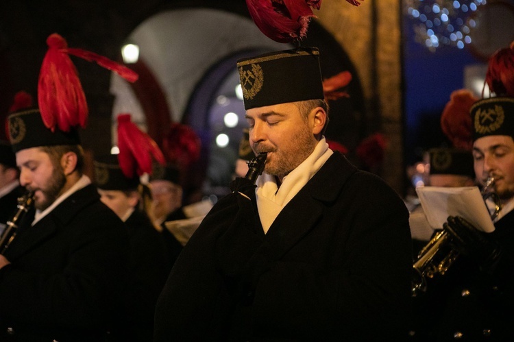 Katowice. Orkiestra górnicza na Nikiszowcu 