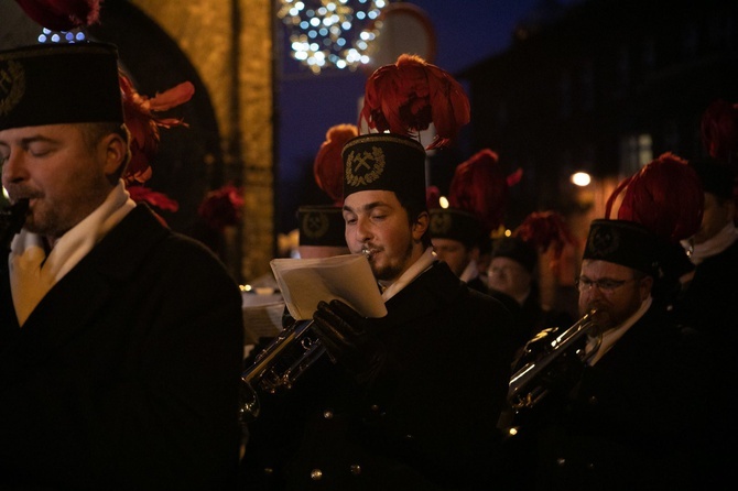 Katowice. Orkiestra górnicza na Nikiszowcu 