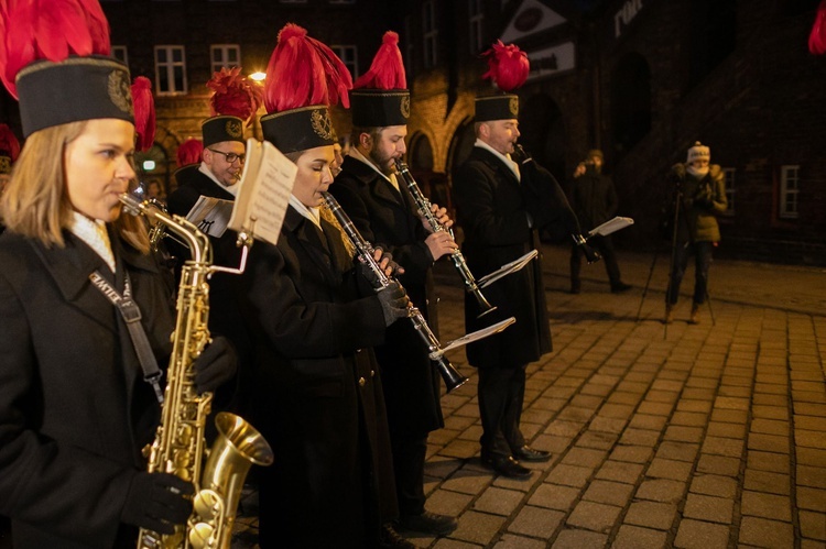 Katowice. Orkiestra górnicza na Nikiszowcu 