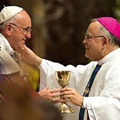 Abp Charles Chaput z papieżem Franciszkiem.