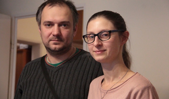 Karina i Adam Dzedzejowie w pożarze domu stracili cały dobytek.
