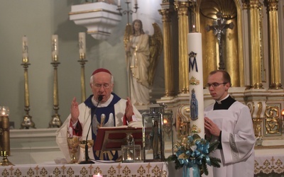 Mszy św. roratniej przewodniczył bp. Andrzej F. Dziuba.