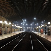 We Francji strajk generalny - stanęły pociągi i metro, zamknięto szkoły