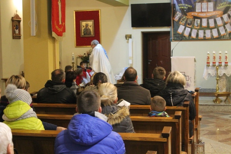 Roraty w parafii pw. św. Jadwigi Śląskiej w Legnicy 