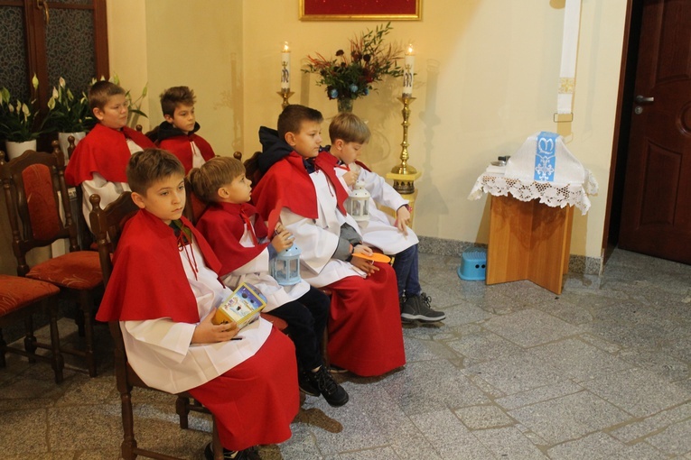 Roraty w parafii pw. św. Jadwigi Śląskiej w Legnicy 