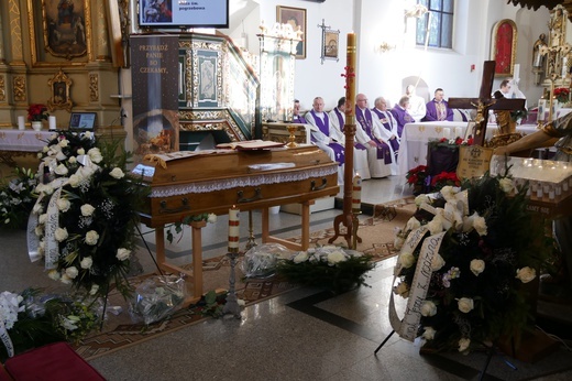 Pogrzeb śp. ks. Wiesława Stolca