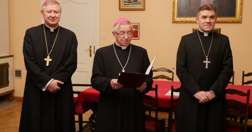 Abp Sławoj Leszek Głódź wręczył dziś nominację na urząd proboszcza parafii pw. św. Karola Boromeusza w Wejherowie.