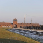 Kanclerz Angela Merkel z wizytą w byłym obozie Auschwitz-Birkenau 