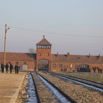 Kanclerz Angela Merkel z wizytą w byłym obozie Auschwitz-Birkenau 