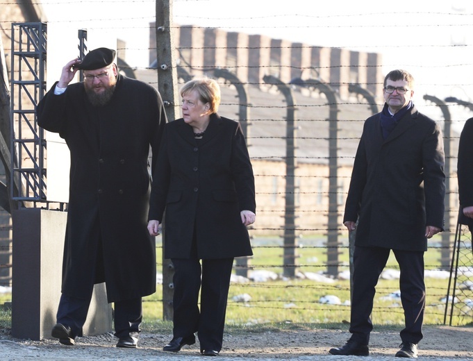 Kanclerz Angela Merkel z wizytą w byłym obozie Auschwitz-Birkenau 