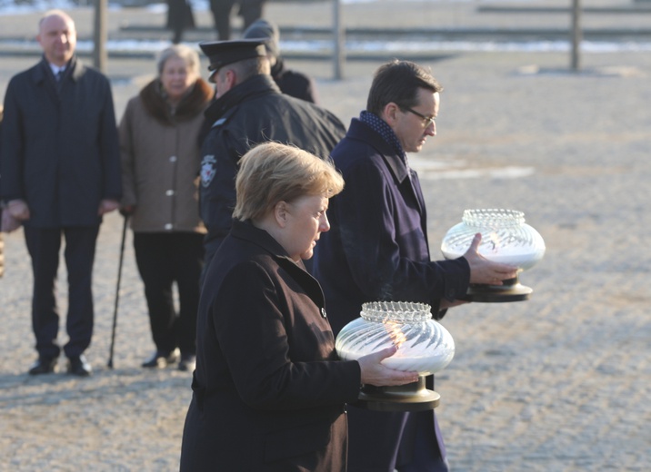 Kanclerz Angela Merkel z wizytą w byłym obozie Auschwitz-Birkenau 