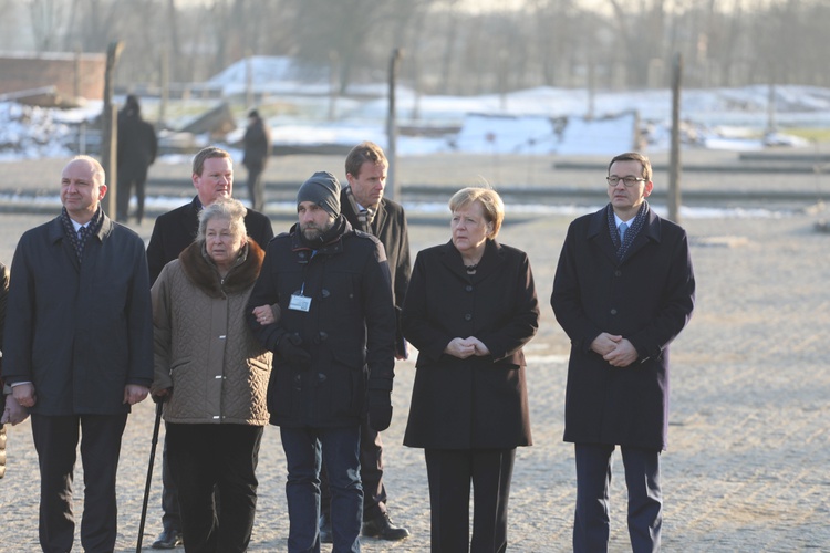 Kanclerz Angela Merkel z wizytą w byłym obozie Auschwitz-Birkenau 