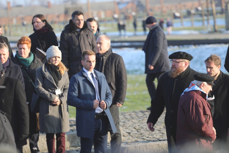 Kanclerz Angela Merkel z wizytą w byłym obozie Auschwitz-Birkenau 