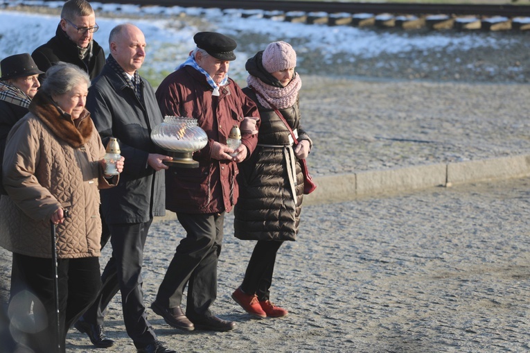 Kanclerz Angela Merkel z wizytą w byłym obozie Auschwitz-Birkenau 