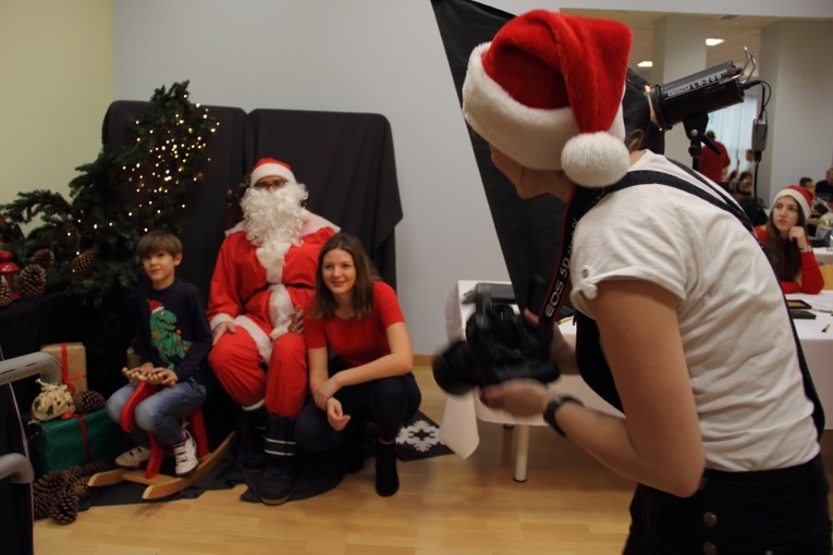 Charytatywne Mikołajki w szkołach jezuitów w Gdyni